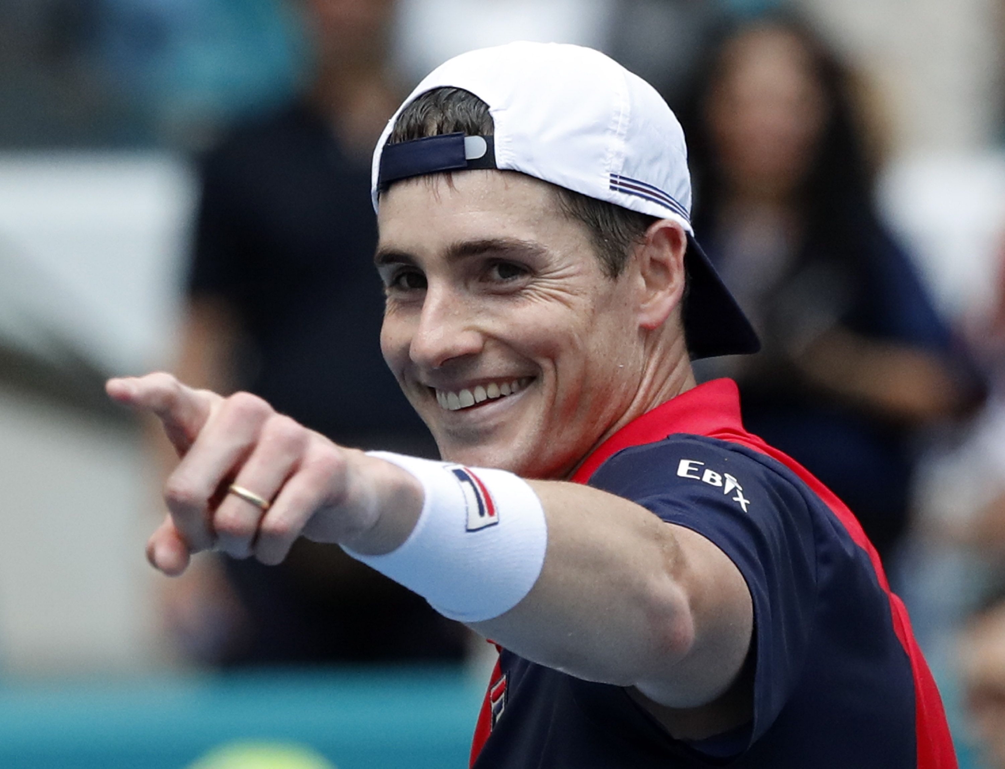 英国网球队绝杀西班牙网球队，纳达尔完成帽子戏法