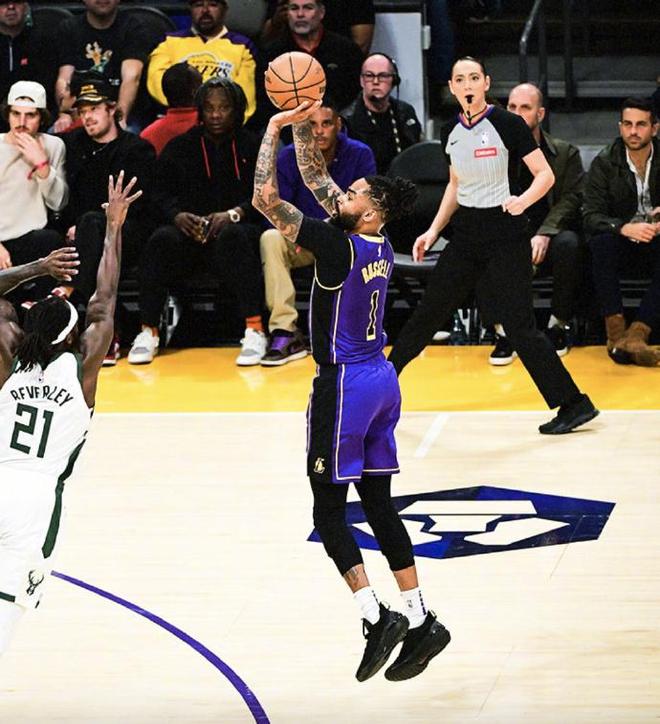 凯尔特人B队碾压南韩男篮,拉塞尔爆发神勇 凯尔特人B队碾压南韩男篮,拉塞尔爆发神勇