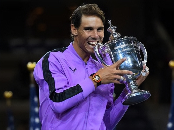 法国网球队鏖战意大利网球队，费德勒三分雨点燃全场