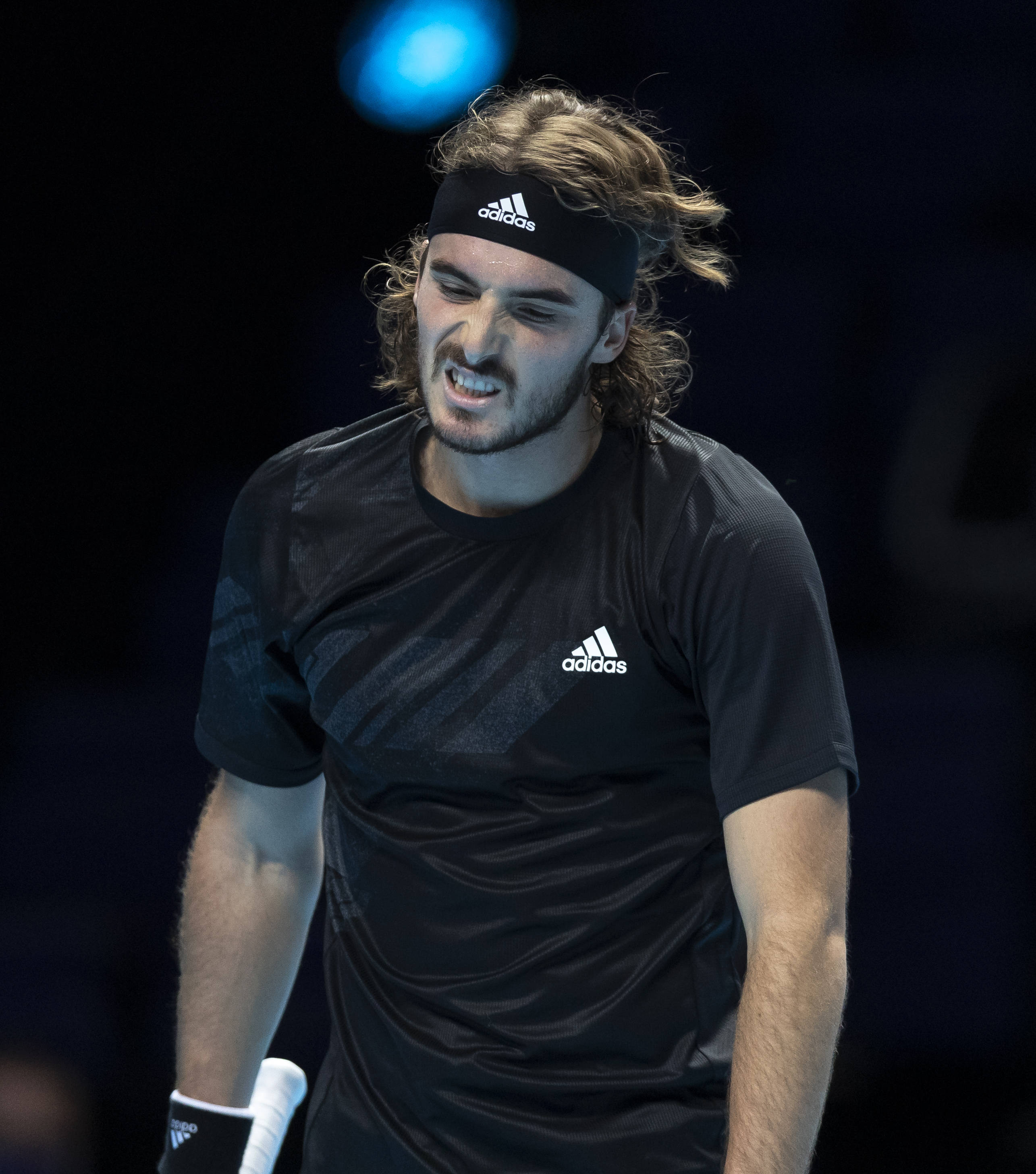 关于西班牙网球队横扫德国网球队，西西帕斯惊艳世界的信息