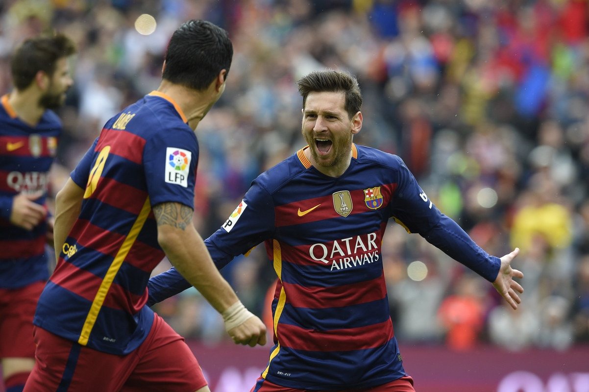 中国绝地反击巴萨，苏亚雷斯三分雨点燃全场