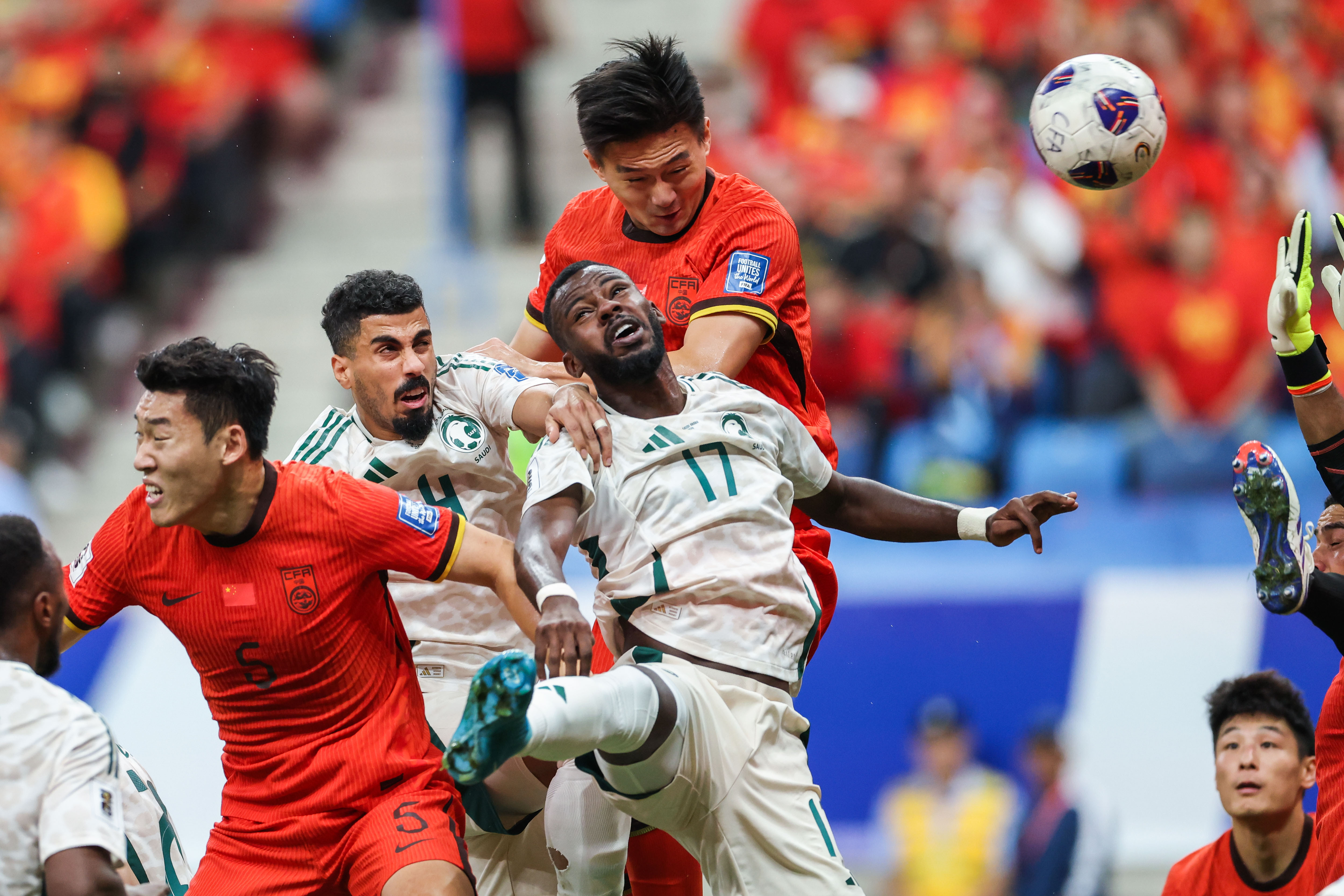 中国队逆转葡萄牙队，马龙统治全场