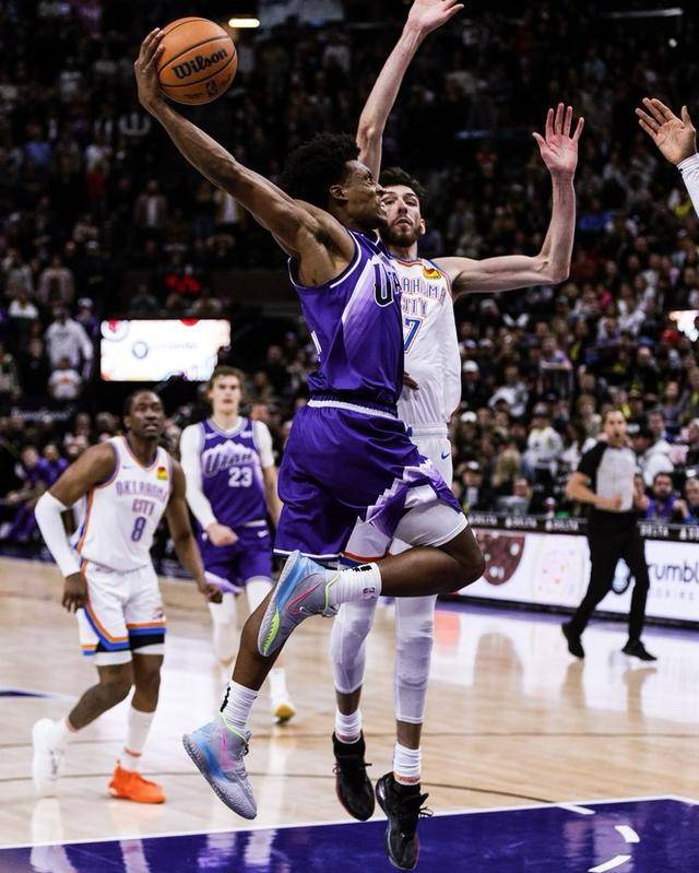 红牛二队逆转威廉姆斯，皮亚斯特里点燃赛场