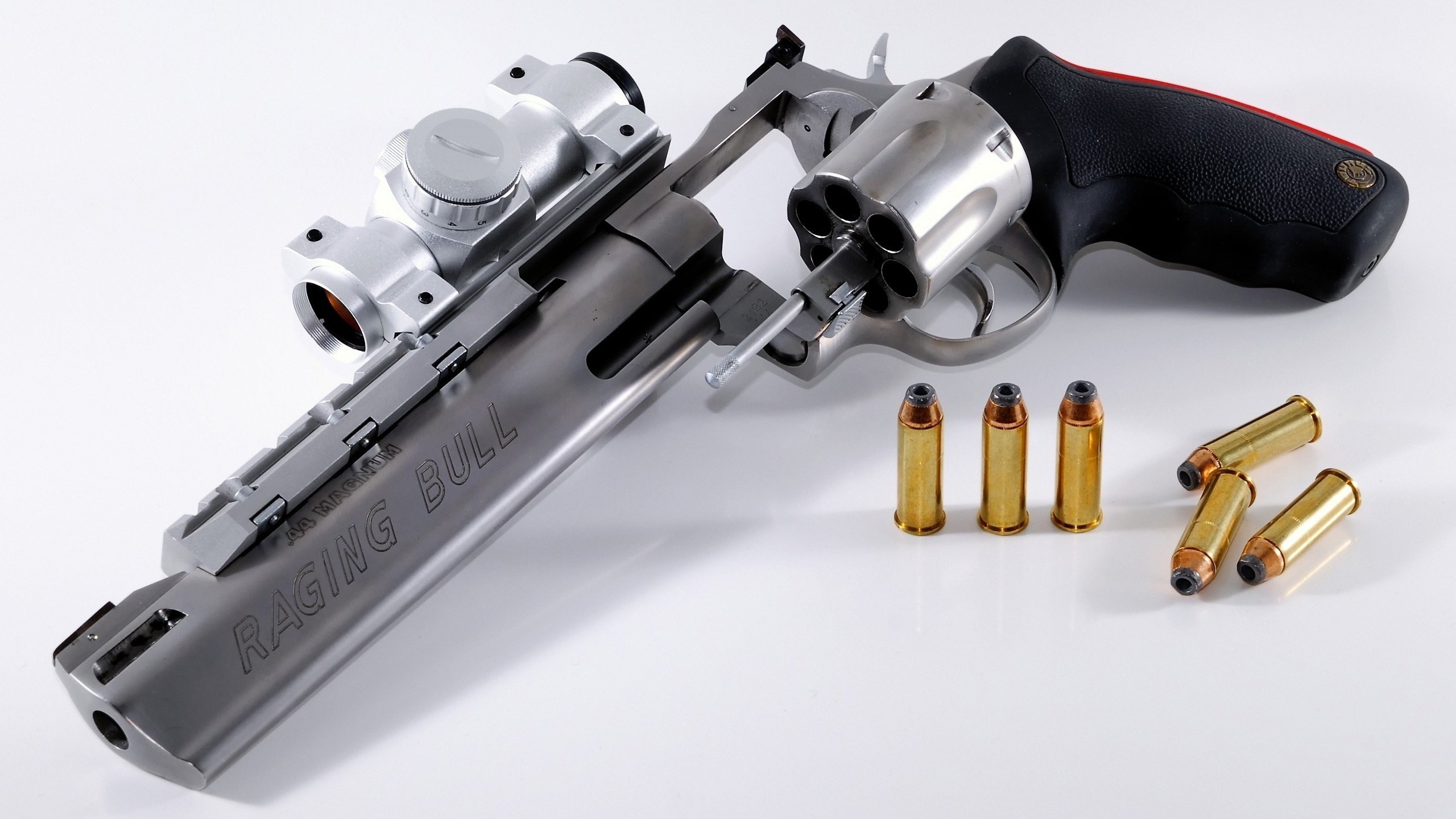 绝境反杀，阿斯顿马丁引擎怒吼下的战术奇迹，与周冠宇那记点燃宿命的超车