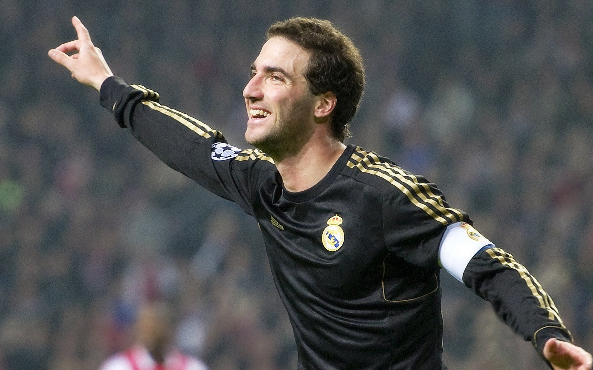 足球新隐喻，当丹麦的齿轮咬碎新大陆雨林