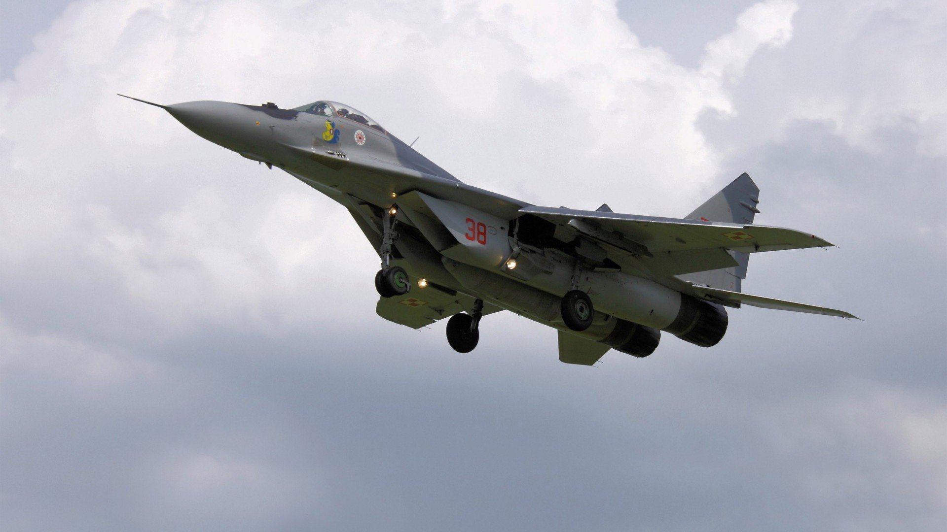 掘金用天平称量总冠军，而浓眉在另一端放上了整个季后赛